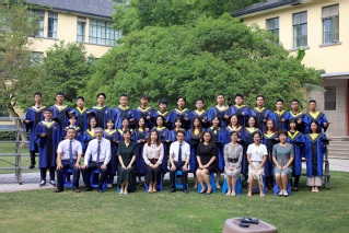 2020届区块链游戏
水文院水利工程专业硕士3班毕业留念