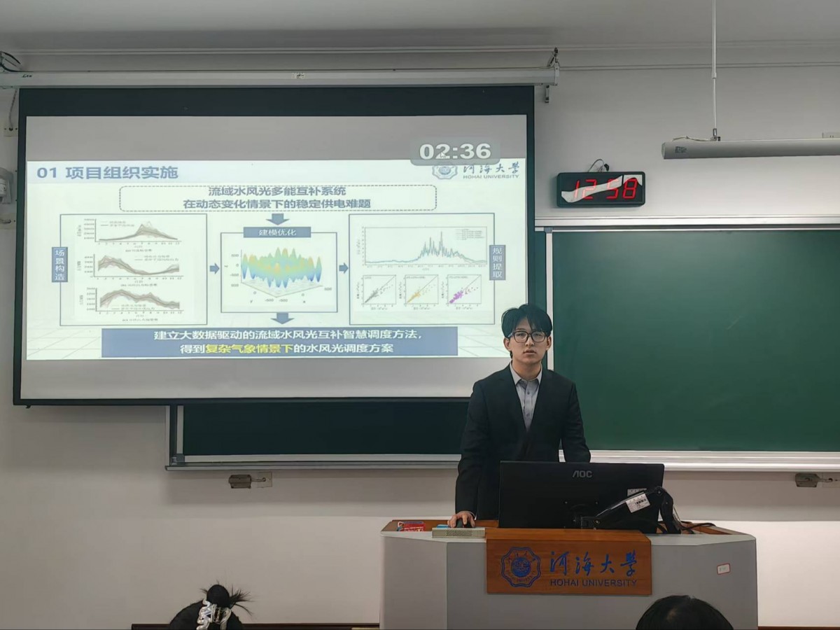 区块链游戏
顺利完成2025年大学生创新创业训练计划项目中期检查工作