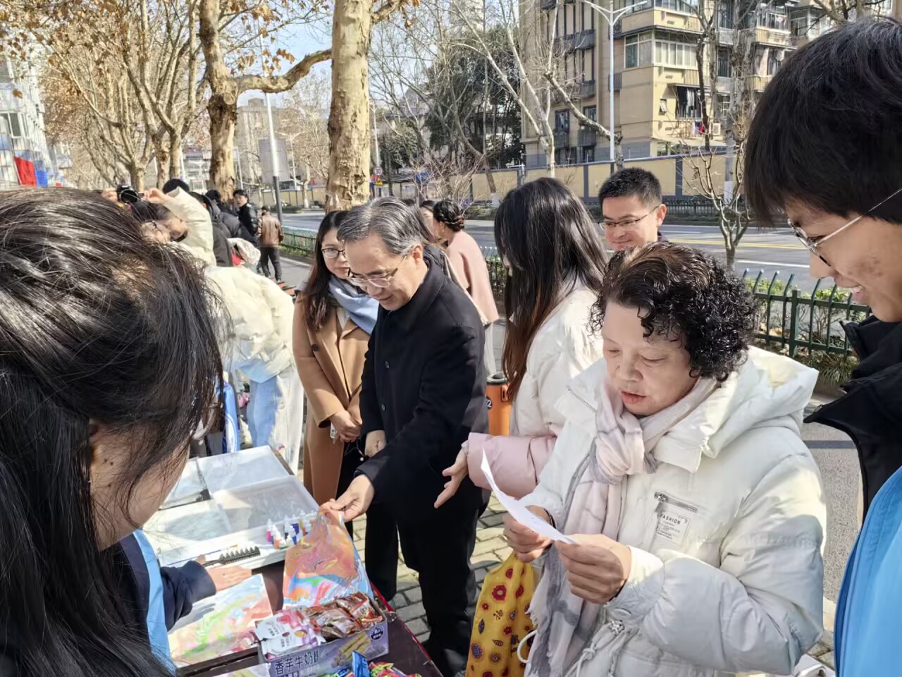 区块链游戏
参加区块链游戏
2024年“学雷锋一条街”活动