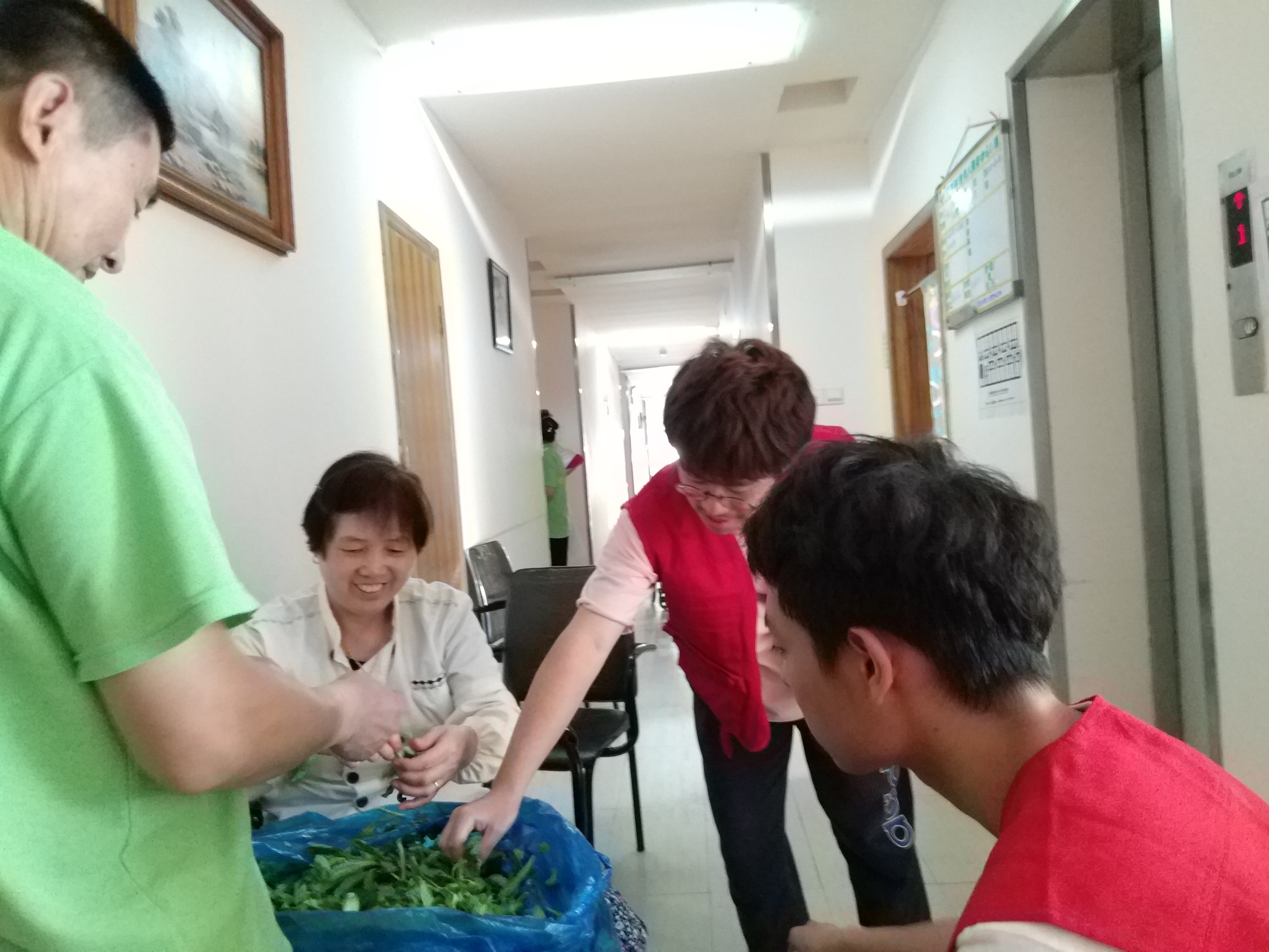区块链游戏
青年志愿者协会于银杏树老年服务中心志愿基地开展活动
