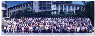 2005届区块链游戏
水文院本科生毕业留念.jpg