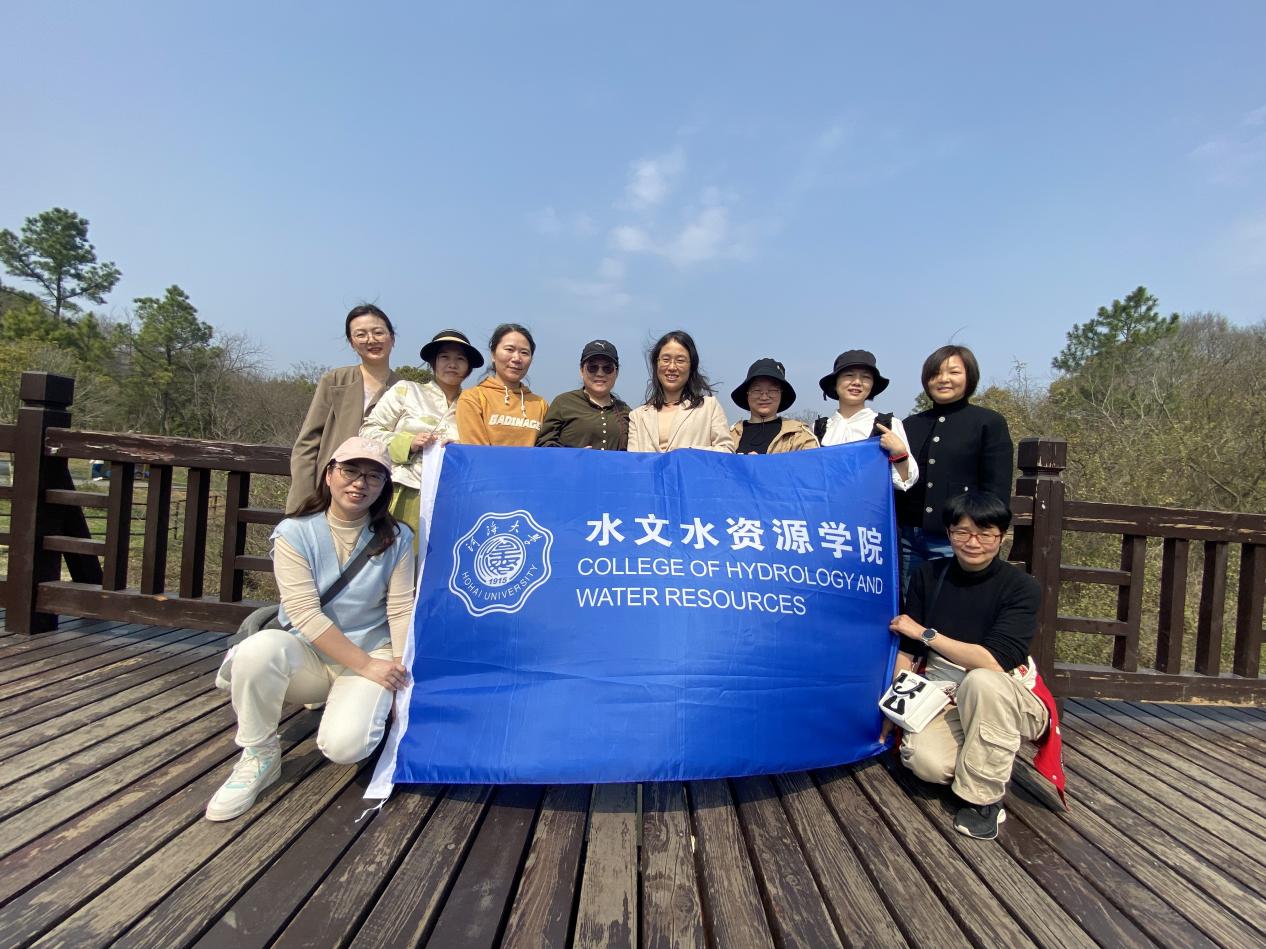区块链游戏
工会开展庆“三八”踏青活动